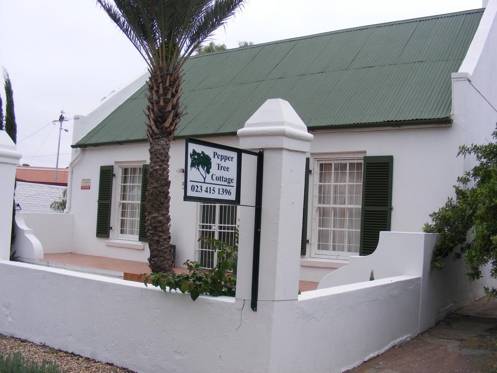 Pepper Tree Accommodation Beaufort West Ruang foto