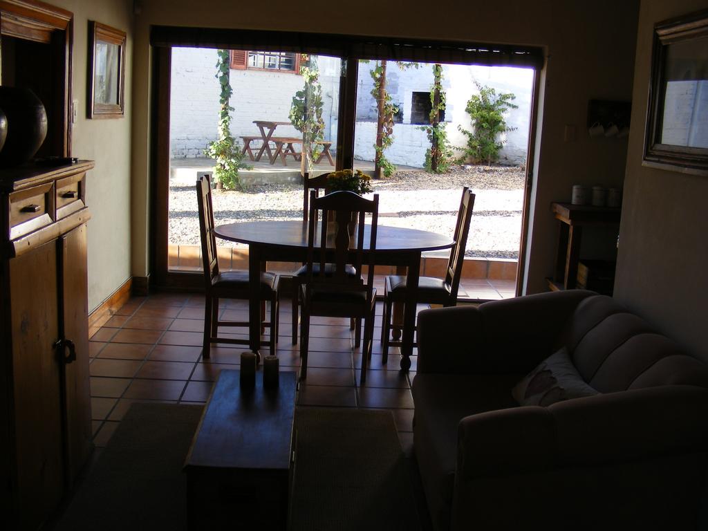Pepper Tree Accommodation Beaufort West Ruang foto